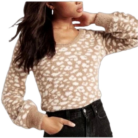Abercrombie & fitch Soft A+F Collection Cheetah Leopard Eyelash Sweater. Size XS - Picture 2 of 11